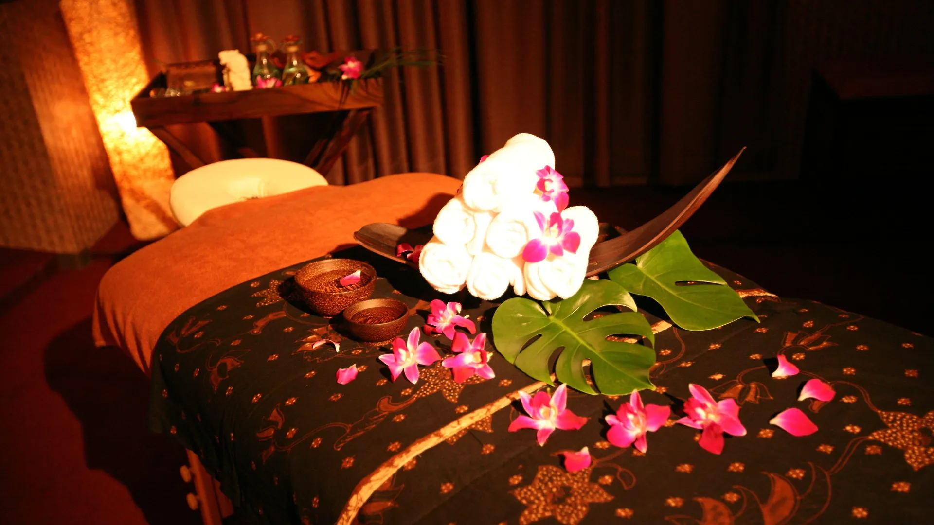 ホテル　アンド　スパ　ロータス（大人専用） 京都市 3*,  日本